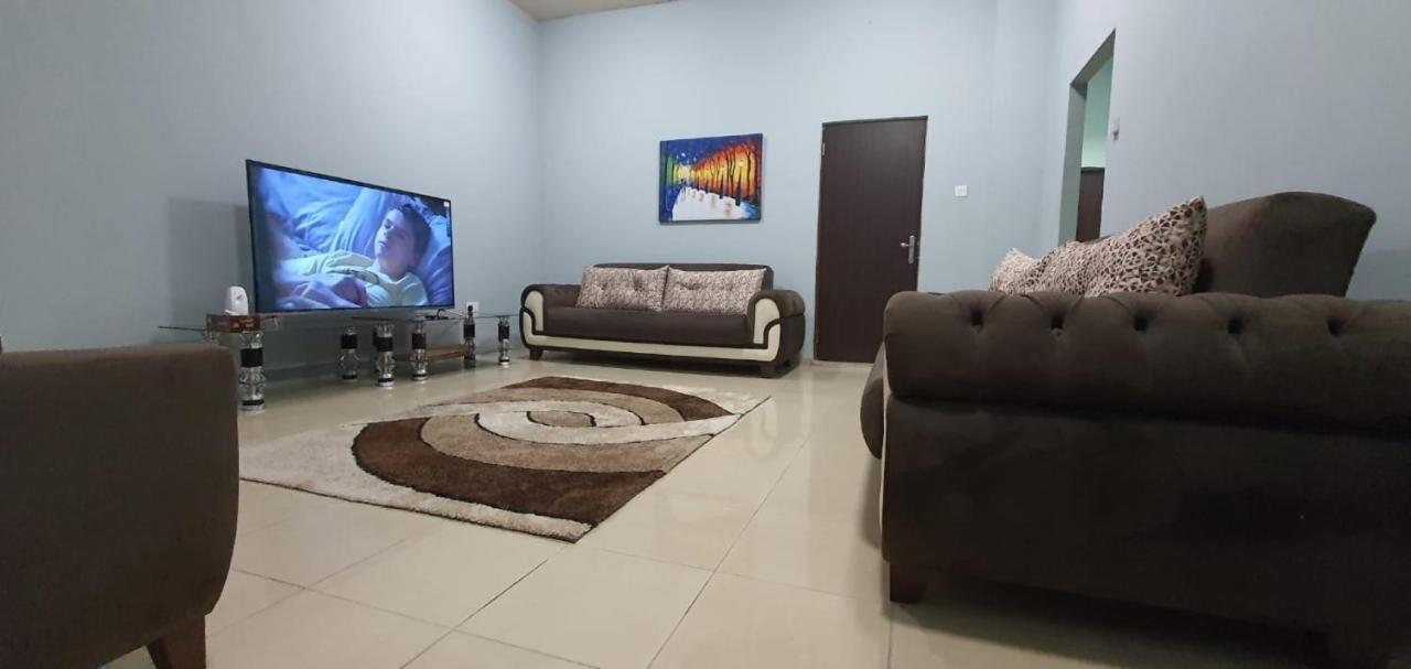 Legon City Mall Short Stay Apartments For Business And Vacation - East Legon Accra Eksteriør billede