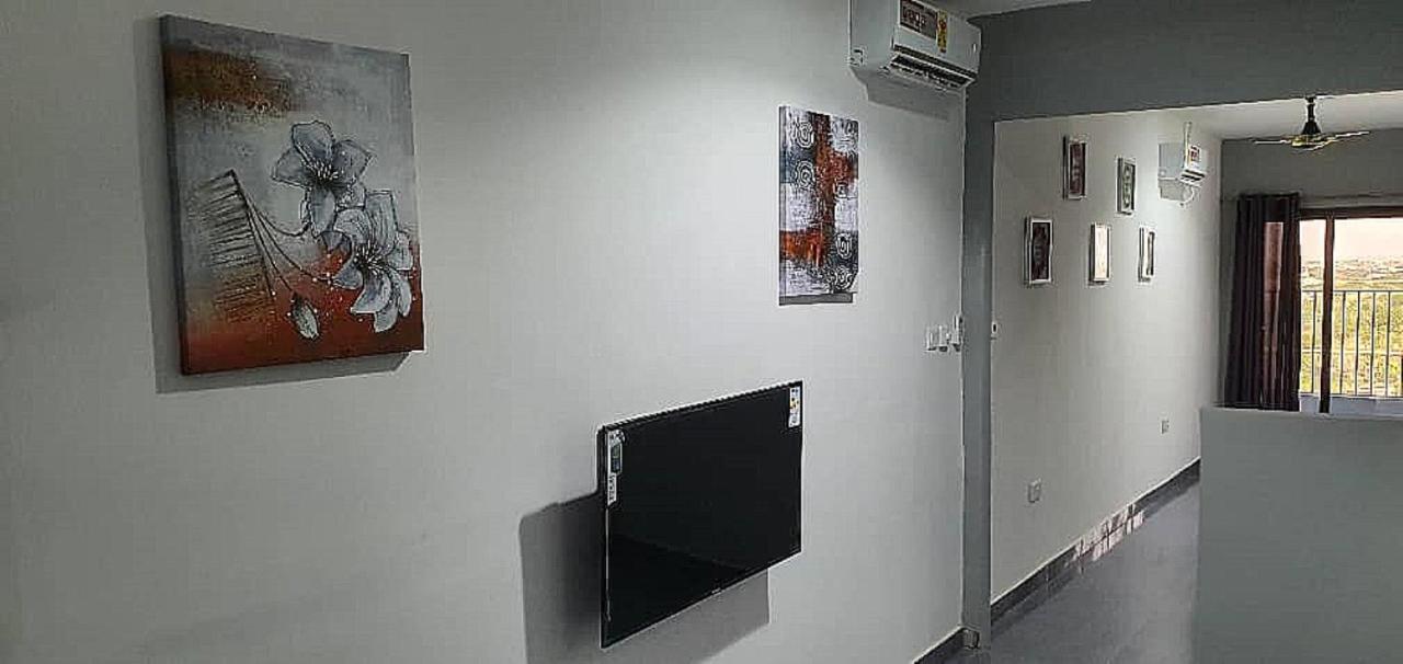 Legon City Mall Short Stay Apartments For Business And Vacation - East Legon Accra Eksteriør billede